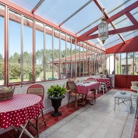 Bed & Breakfast Domaine De La Grange 2*